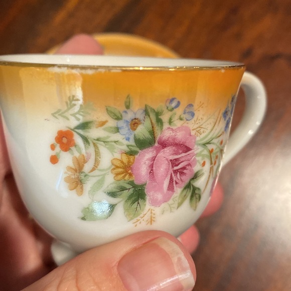 Vintage orange floral teacup and saucer set. - Picture 6 of 11
